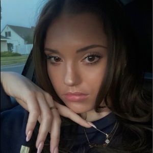 Meet your Posher, Katelyn